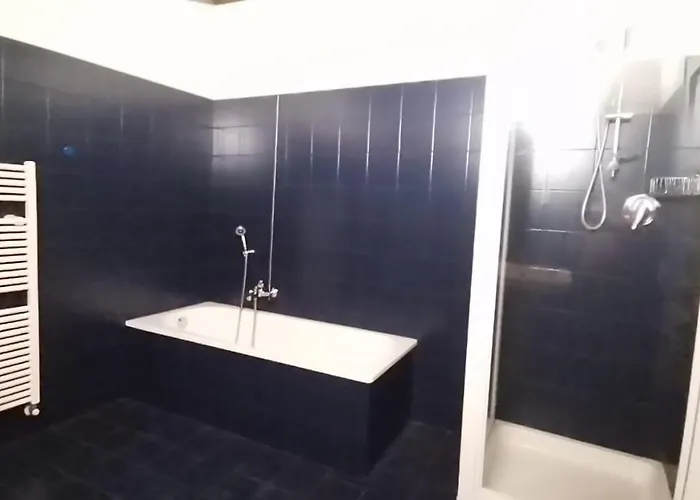 Via Pepoli Apartman *