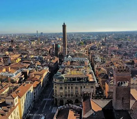 Via Pepoli Bolonya